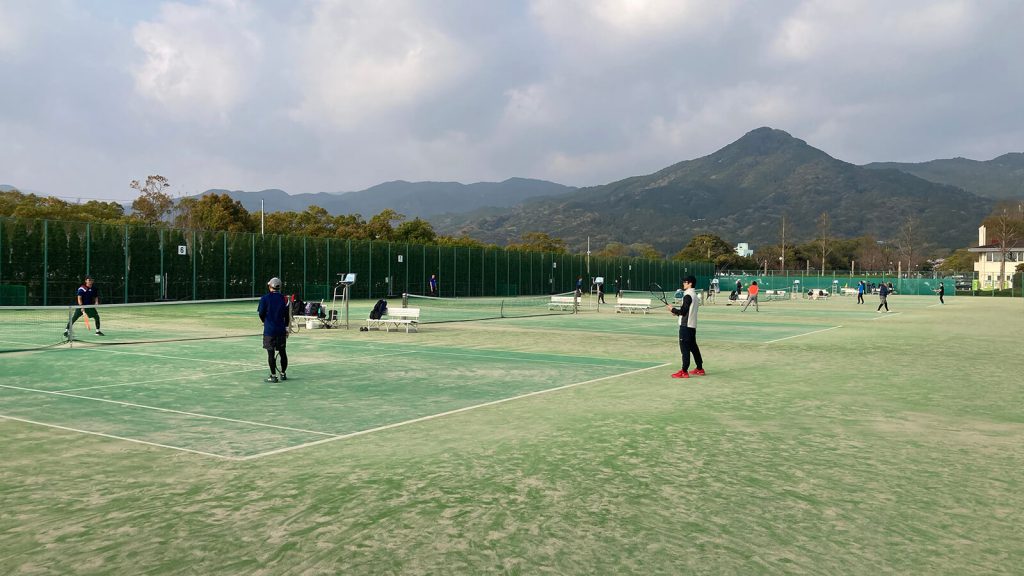 テニスコート西側